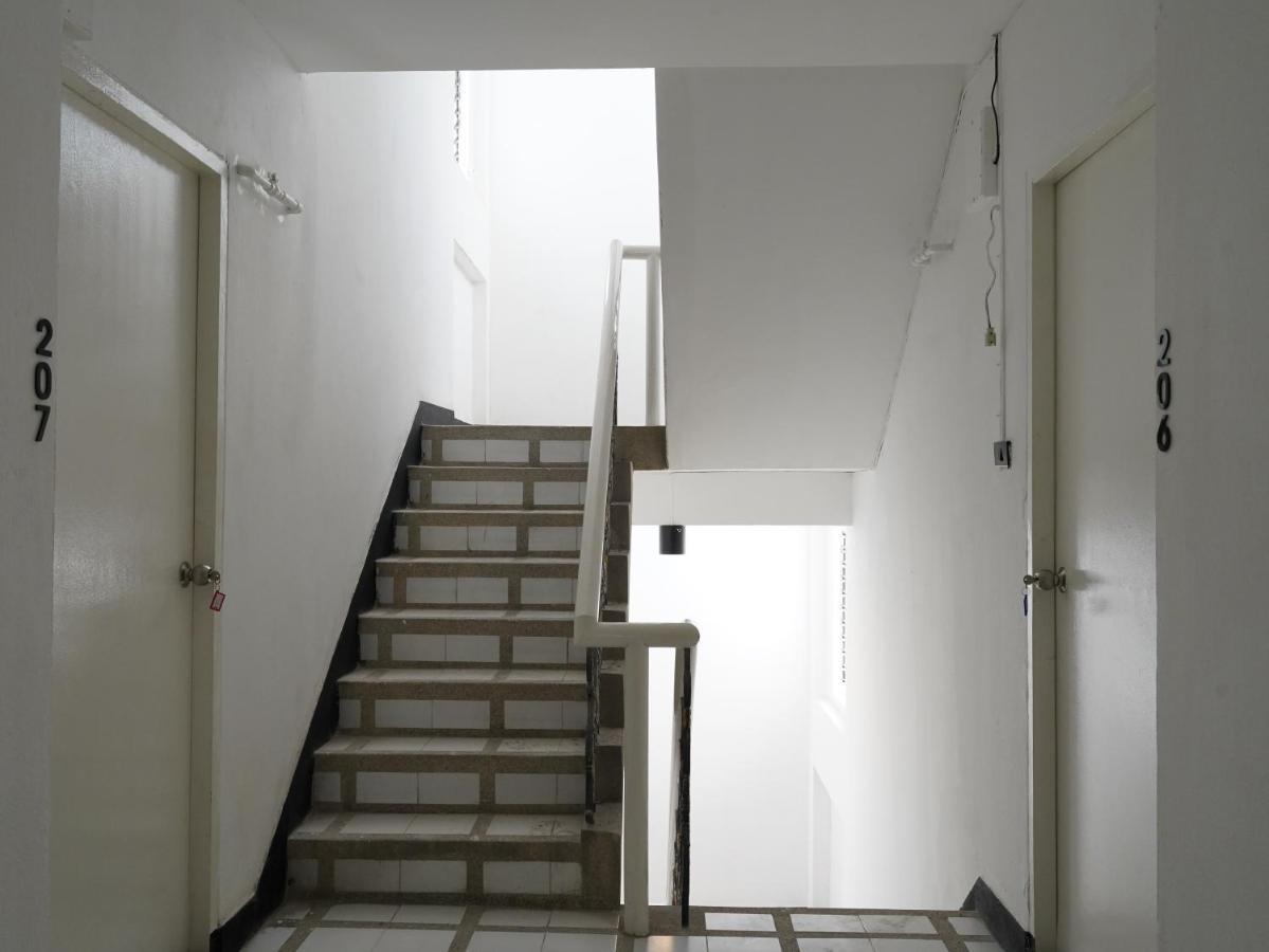 Roomquest It Square Don Mueang Airport Бангкок Экстерьер фото